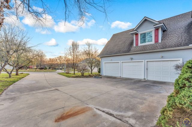 7433 SW Falcon ST, Topeka, KS 66610