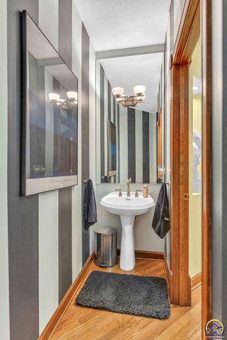 7433 SW Falcon ST, Topeka, KS 66610