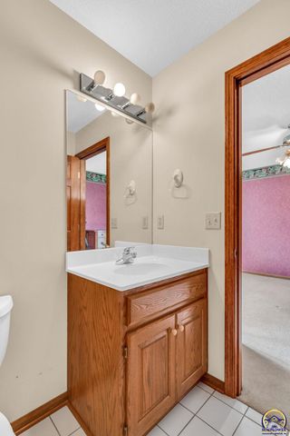 7433 SW Falcon ST, Topeka, KS 66610