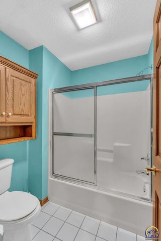 7433 SW Falcon ST, Topeka, KS 66610