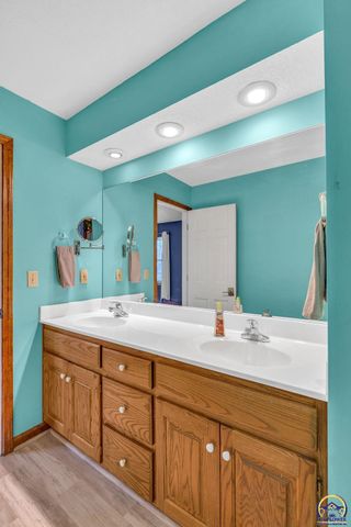 7433 SW Falcon ST, Topeka, KS 66610