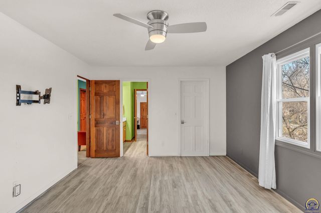 7433 SW Falcon ST, Topeka, KS 66610