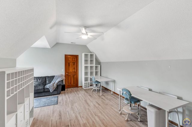 7433 SW Falcon ST, Topeka, KS 66610