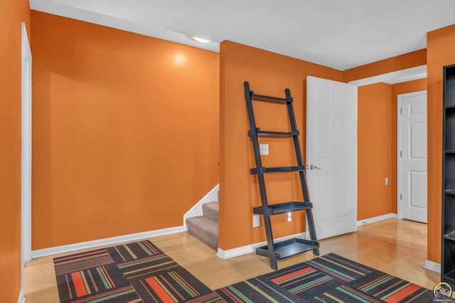 7433 SW Falcon ST, Topeka, KS 66610