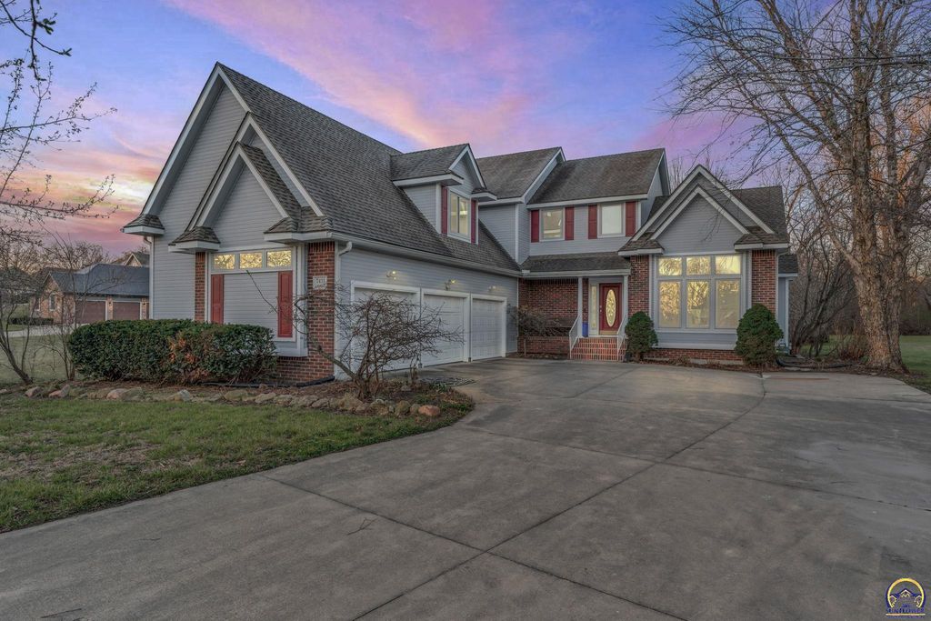 7433 SW Falcon ST, Topeka, KS 66610