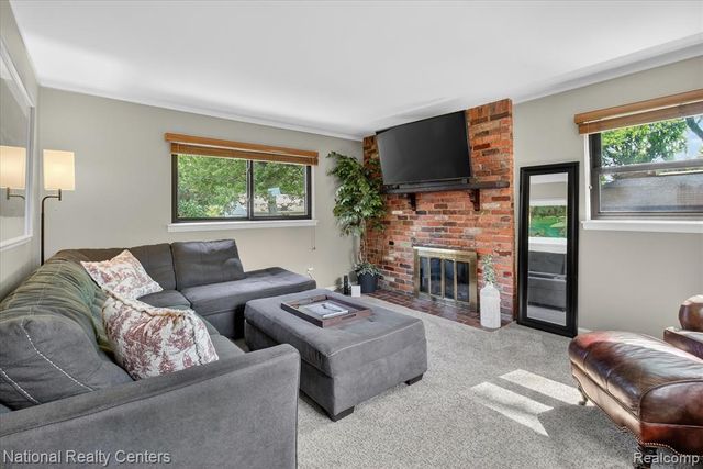 2436 N Vermont Avenue, Royal Oak, MI 48073