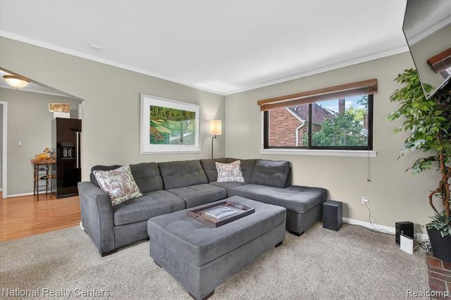 2436 N Vermont Avenue, Royal Oak, MI 48073