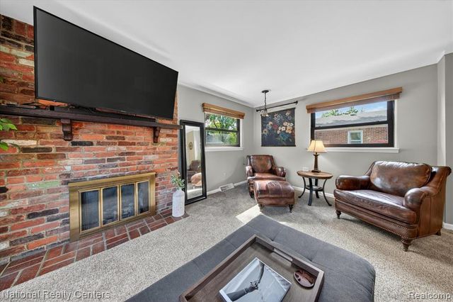 2436 N Vermont Avenue, Royal Oak, MI 48073