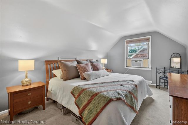 2436 N Vermont Avenue, Royal Oak, MI 48073