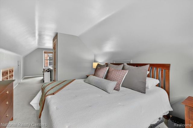 2436 N Vermont Avenue, Royal Oak, MI 48073