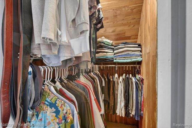 2436 N Vermont Avenue, Royal Oak, MI 48073