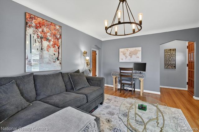 2436 N Vermont Avenue, Royal Oak, MI 48073