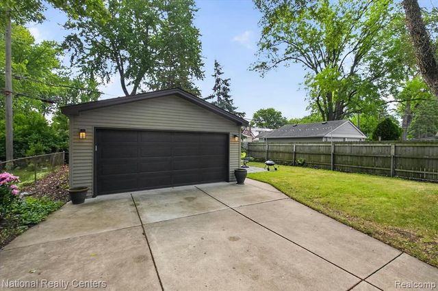 2436 N Vermont Avenue, Royal Oak, MI 48073
