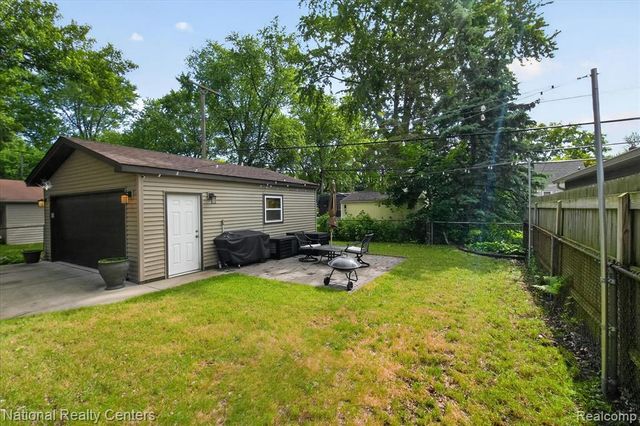 2436 N Vermont Avenue, Royal Oak, MI 48073