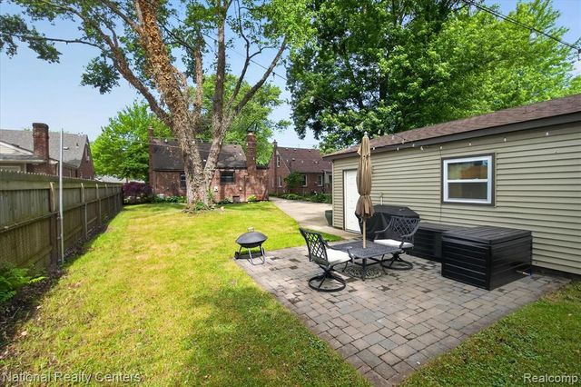2436 N Vermont Avenue, Royal Oak, MI 48073