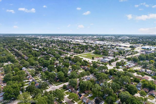 2436 N Vermont Avenue, Royal Oak, MI 48073