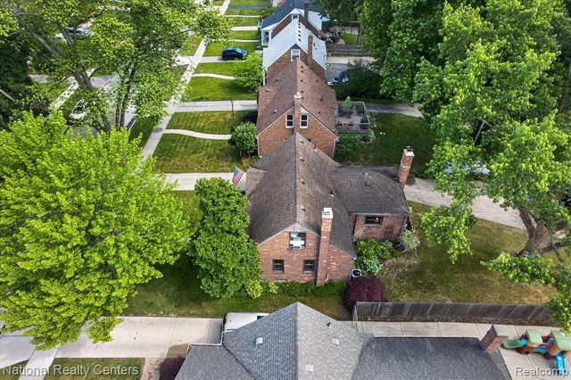 2436 N Vermont Avenue, Royal Oak, MI 48073
