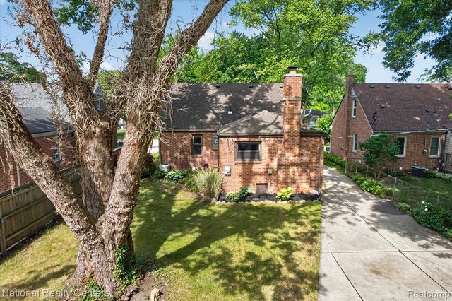 2436 N Vermont Avenue, Royal Oak, MI 48073