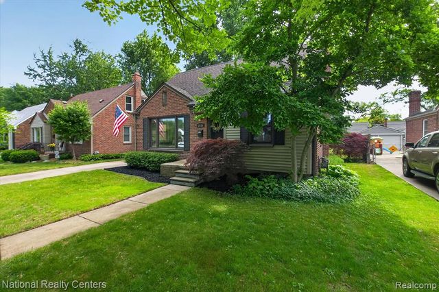 2436 N Vermont Avenue, Royal Oak, MI 48073