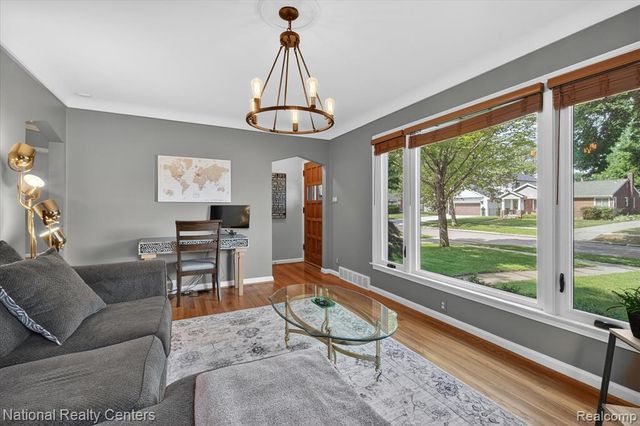 2436 N Vermont Avenue, Royal Oak, MI 48073