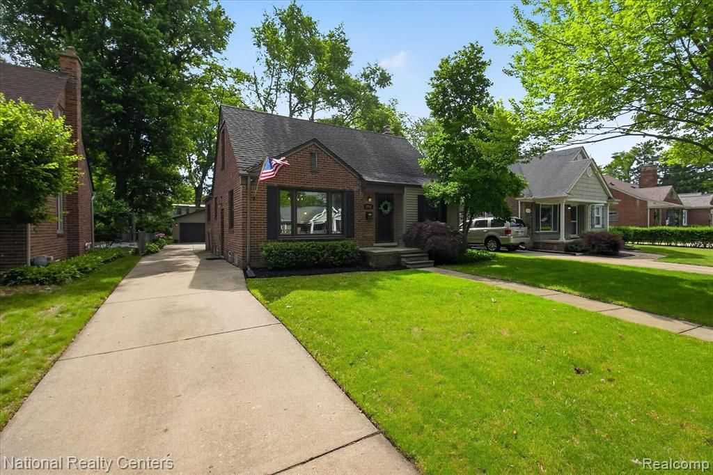 2436 N Vermont Avenue, Royal Oak, MI 48073