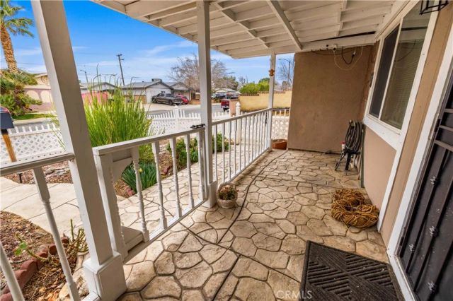 44213 Fenhold, Lancaster, CA 93535