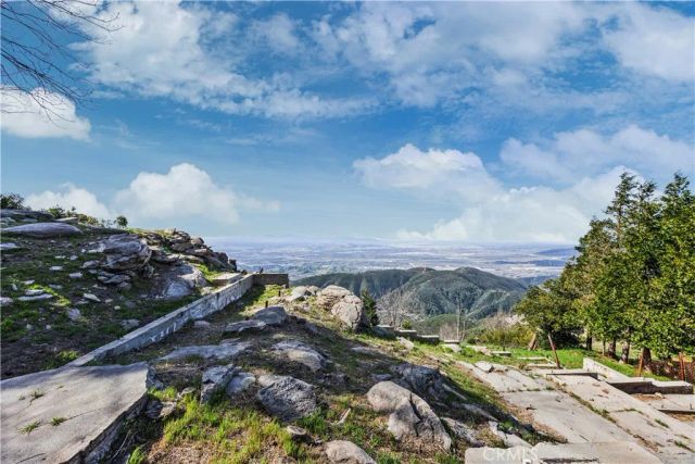24347 Great View, Crestline, CA 92325