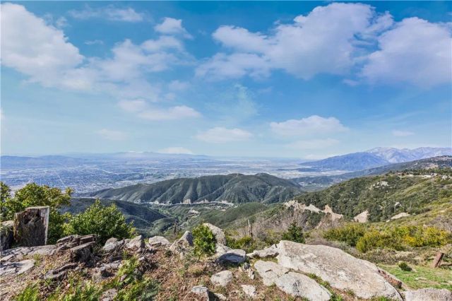 24347 Great View, Crestline, CA 92325