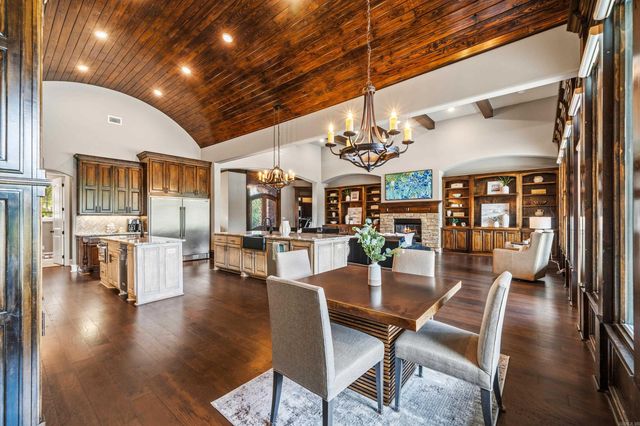 352 Arlington Park Court, Hot Springs, AR 71901