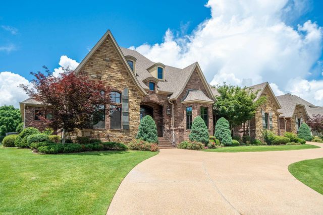 352 Arlington Park Court, Hot Springs, AR 71901