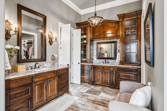 352 Arlington Park Court, Hot Springs, AR 71901