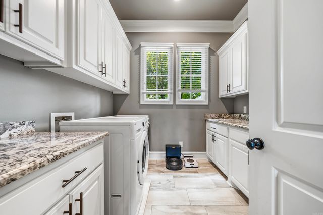 352 Arlington Park Court, Hot Springs, AR 71901