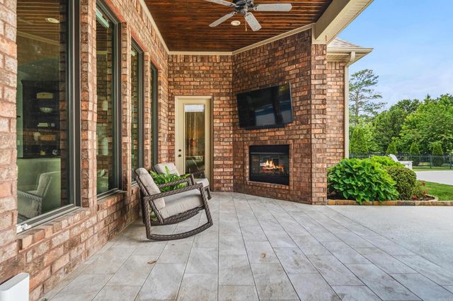 352 Arlington Park Court, Hot Springs, AR 71901