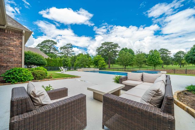 352 Arlington Park Court, Hot Springs, AR 71901