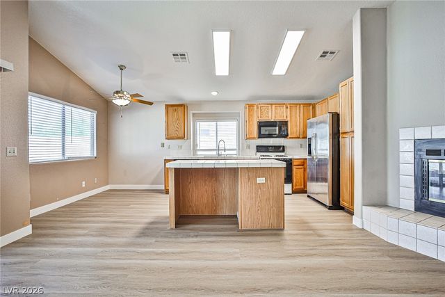 3923 Mountain Birch Street, Las Vegas, NV 89147