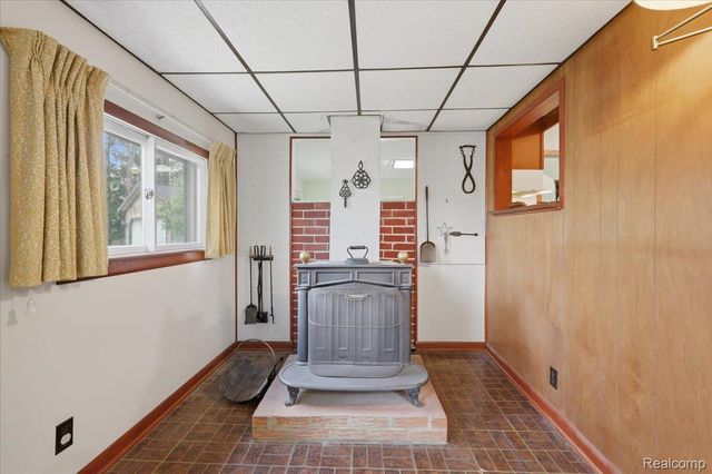 2811 Orange Grove Road, Waterford Charter Township, MI 48329