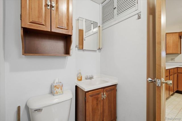 2811 Orange Grove Road, Waterford Charter Township, MI 48329