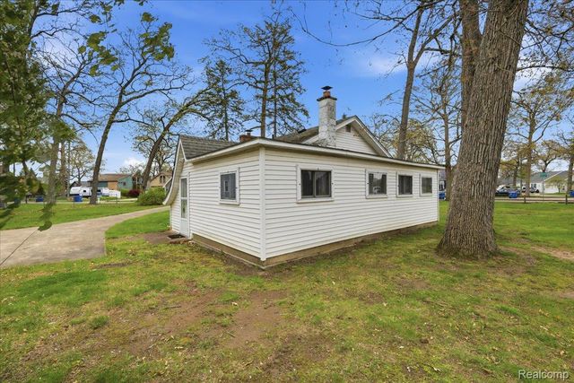 2811 Orange Grove Road, Waterford Charter Township, MI 48329