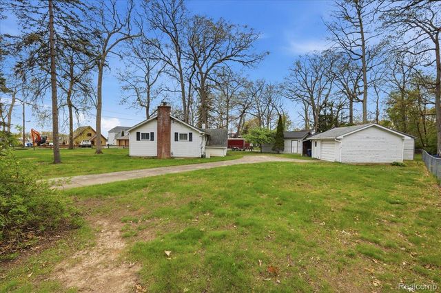 2811 Orange Grove Road, Waterford Charter Township, MI 48329