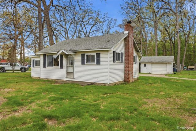 2811 Orange Grove Road, Waterford Charter Township, MI 48329