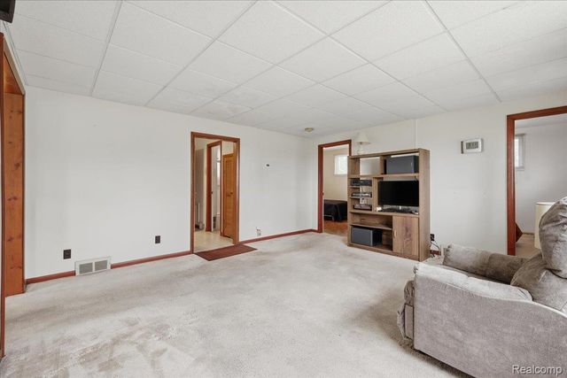 2811 Orange Grove Road, Waterford Charter Township, MI 48329