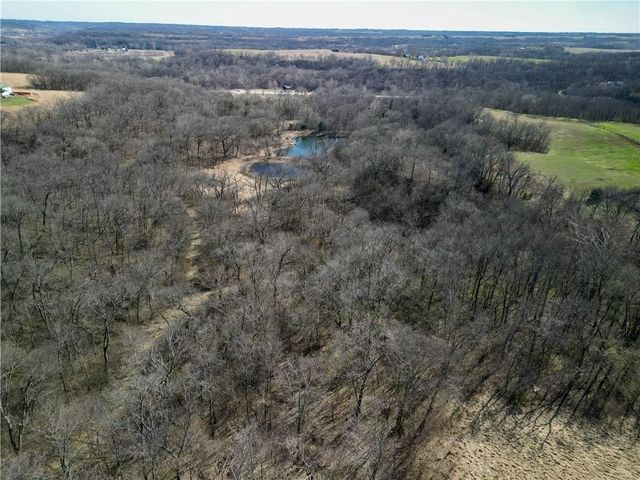 19209 Santa Fe Trail, Leavenworth, KS 66048