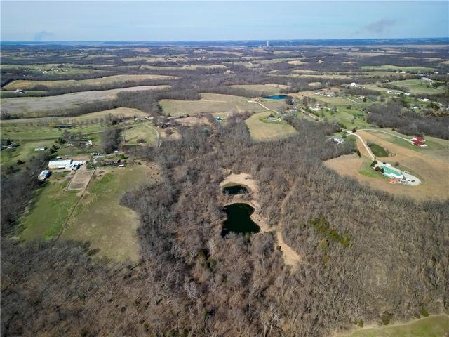 19209 Santa Fe Trail, Leavenworth, KS 66048