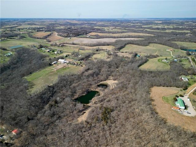 19209 Santa Fe Trail, Leavenworth, KS 66048