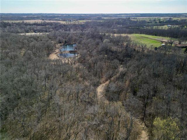 19209 Santa Fe Trail, Leavenworth, KS 66048