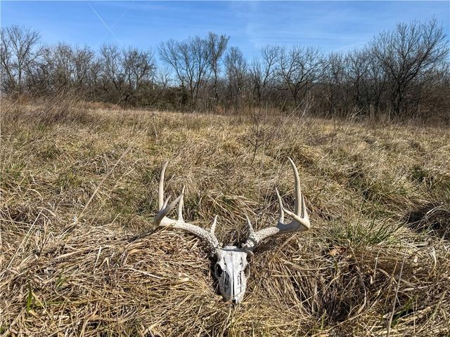 19209 Santa Fe Trail, Leavenworth, KS 66048