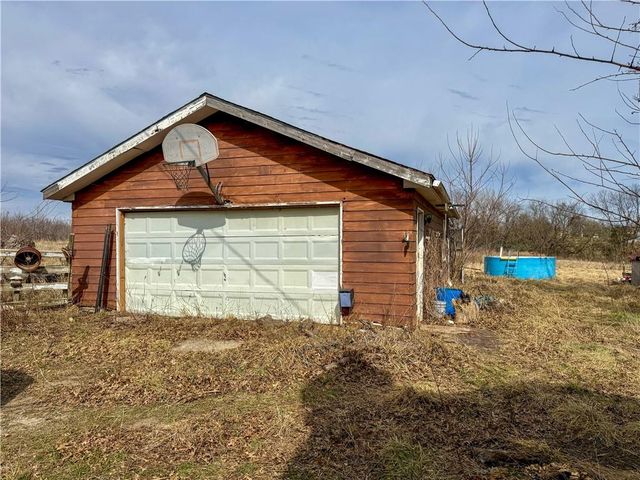 19209 Santa Fe Trail, Leavenworth, KS 66048