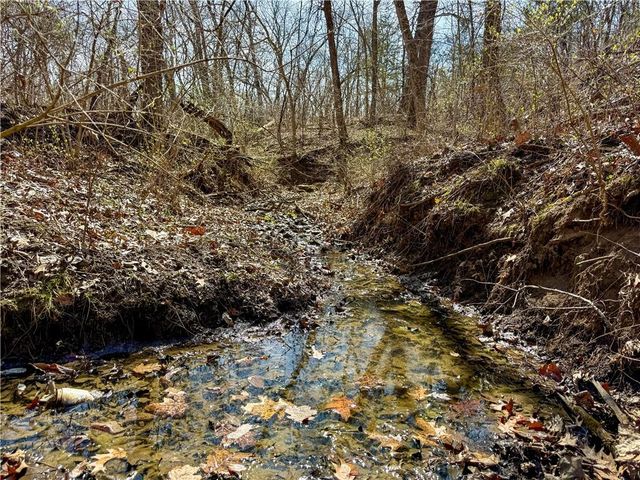 19209 Santa Fe Trail, Leavenworth, KS 66048