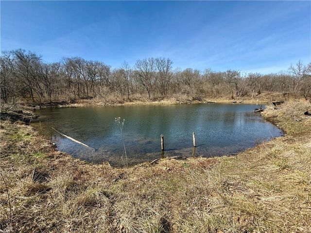 19209 Santa Fe Trail, Leavenworth, KS 66048