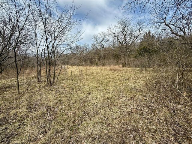 19209 Santa Fe Trail, Leavenworth, KS 66048